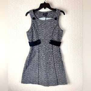 My Michelle Sleeveless Black White Size 9 Dress.